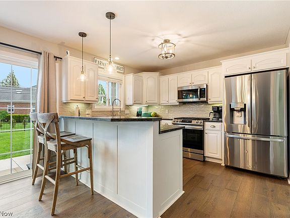 4th image of 1319 Parkdale Dr
