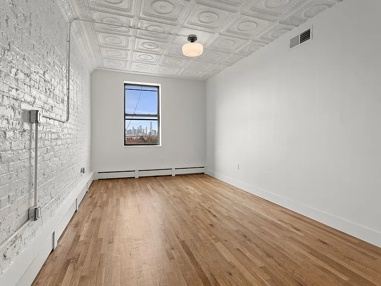 717 Manhattan Ave #4A — Photo 10