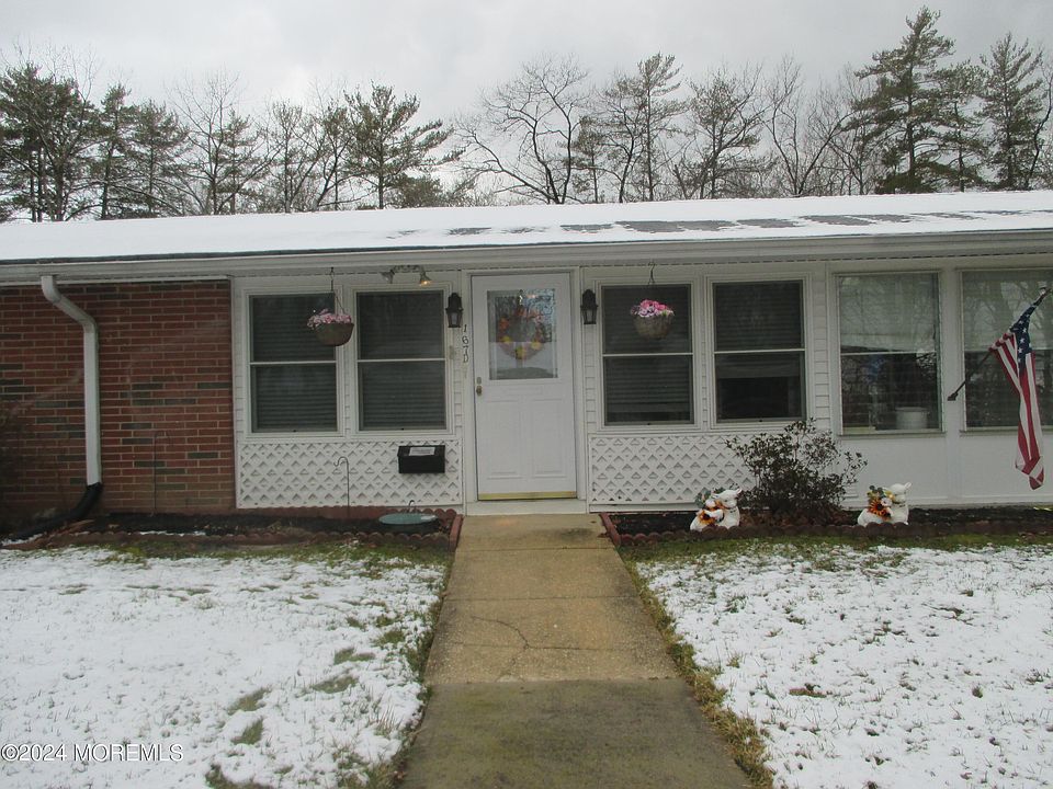 1st image of 167D Huntington Drive