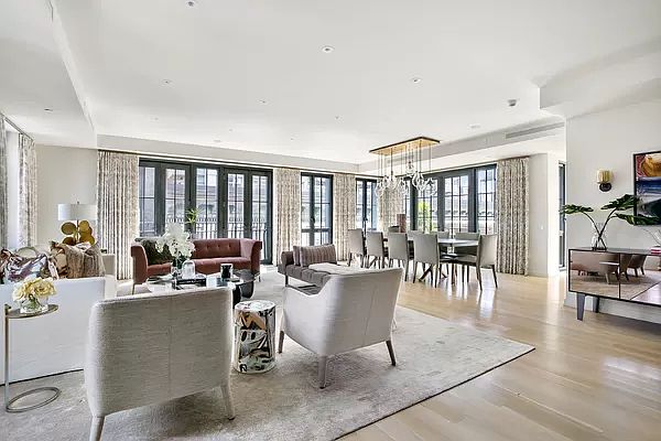 1st image of 221 W 77th St #15