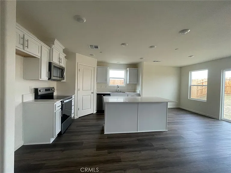 8824 Scintilla Ave — Photo 7
