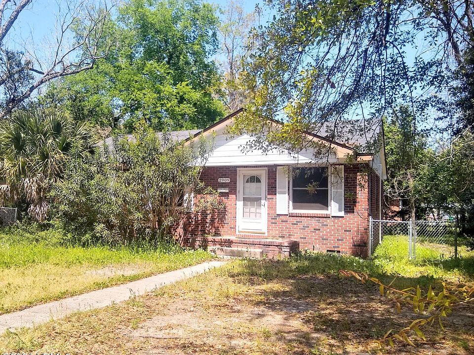 2nd image of 2909 2nd St