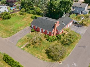 3 Saco St, Milford, CT 06460
