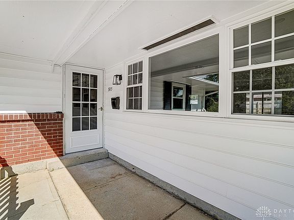 3rd image of 5915 Corsica Dr