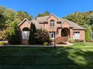 4206 Commodore Dr, Erie, PA 16505