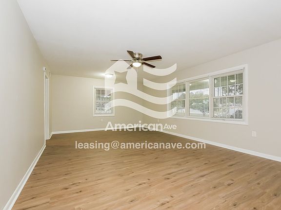 20593_003_wm_-_living_room_13320030.jpg