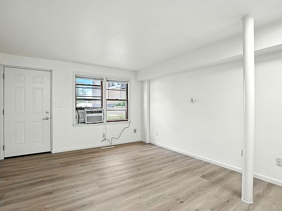 4th image of 417 10th Ave #41702
