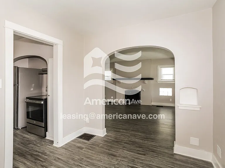 1643915_004_dining_room_13946138.jpg
