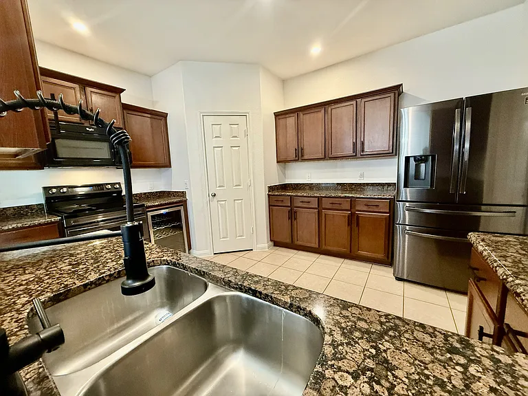 205 Oriole Dr — Photo 18