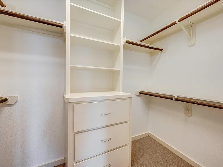 1729 Reinerman St — Photo 28