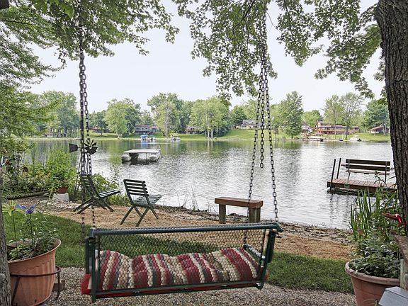 4th image of 2056 Lake Dr