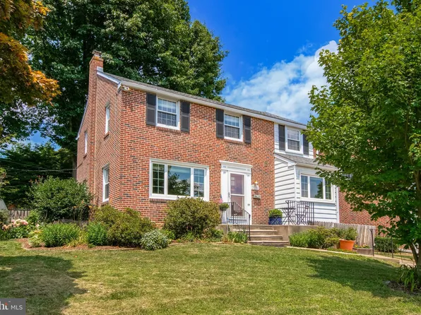 220 Edgehill Dr, Havertown, PA 19083