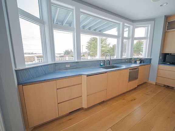 3rd image of 14 S Country Rd