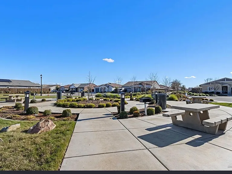 525 Fruit Tree Rd — Photo 5
