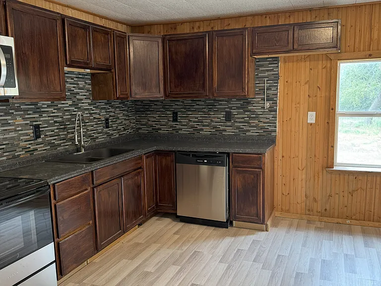 4323 N US Highway 287 — Photo 20
