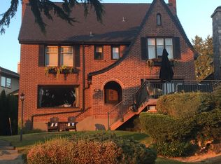 1984 Magnolia Blvd W, Seattle, WA 98199