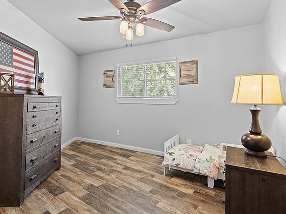 4th image of 81 Regents Park Ct