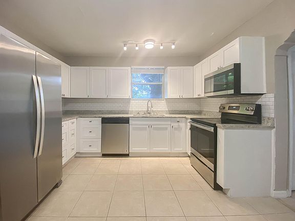 3rd image of 2313 W Cordelia St #1