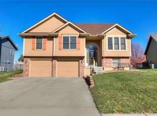812 NE 107th St, Kansas City, MO 64155
