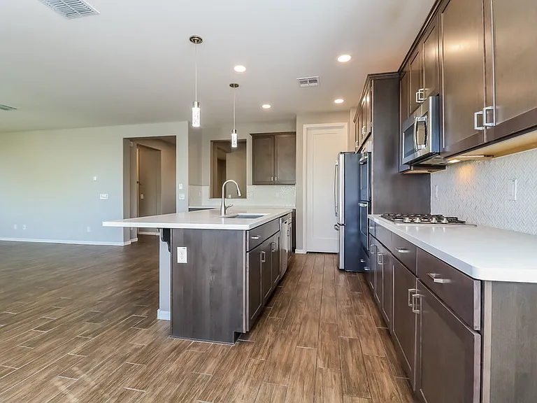 21051 W Almeria Rd — Photo 9