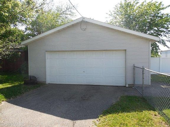 3rd image of 2837 Elwood Ave SW