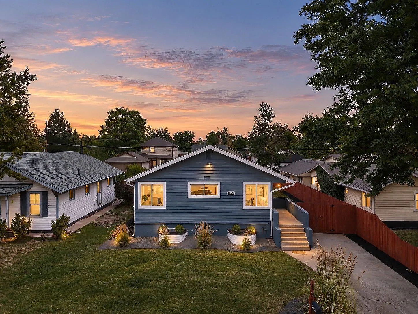 1030 S Kearney St — Photo 1