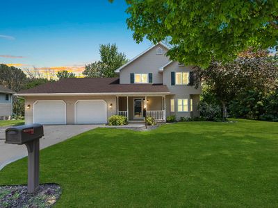 106 Lamine Ln, Combined Locks, WI, 54113
