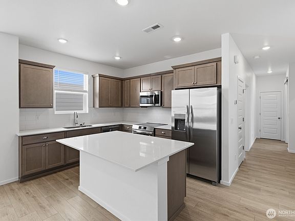 3rd image of 1624 Dorjun Drive