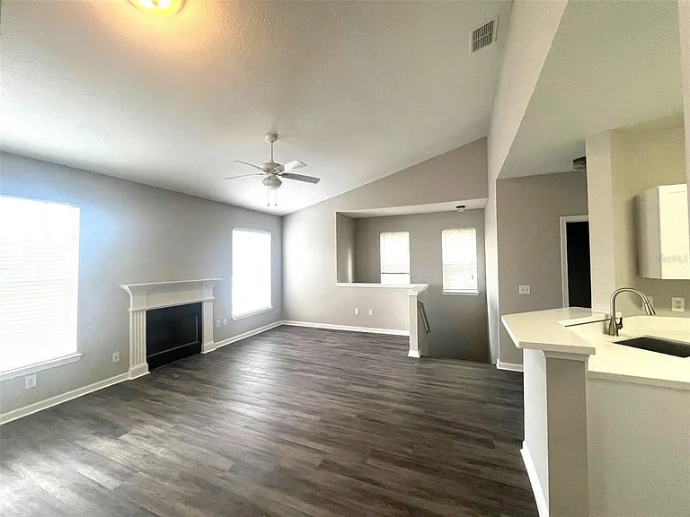 18046 Villa Creek Dr — Photo 6
