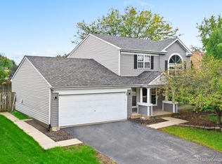 33 Jefferson Ln, Streamwood, IL 60107