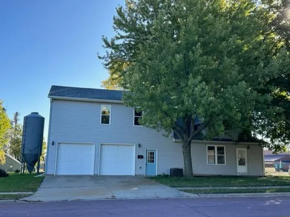 300 2nd St N, Darfur, MN 56022