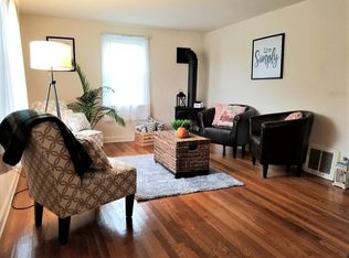 1228 Greenview Dr, Utica, NY 13501
