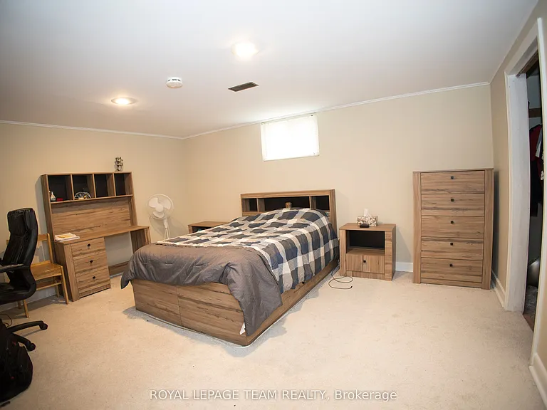 1339 Kilborn Ave — Photo 6