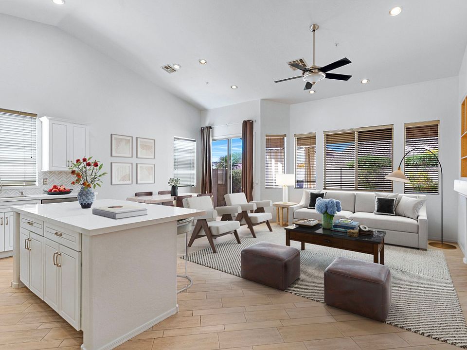 Great Room (virtually staged)