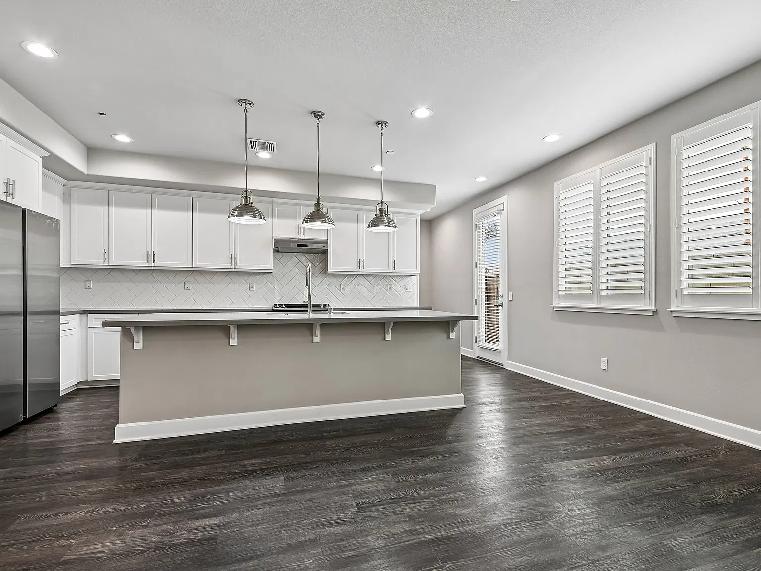 2 bed, 2.5 bath, 1833 sqft, $3,650 — Photo 4