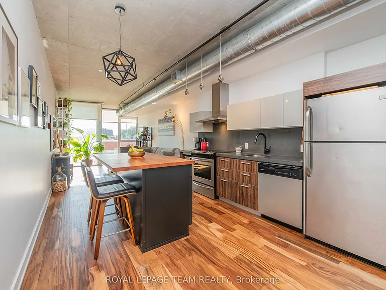 360 McLeod St #306 — Photo 4