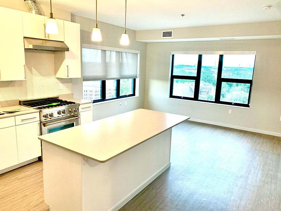 1st image of 200 Albert Ave #1007