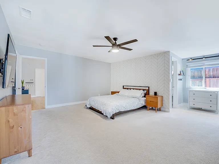 530 Kirtright St — Photo 19