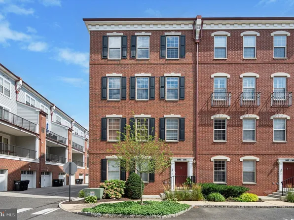 101 Captains Way, Philadelphia, PA 19146