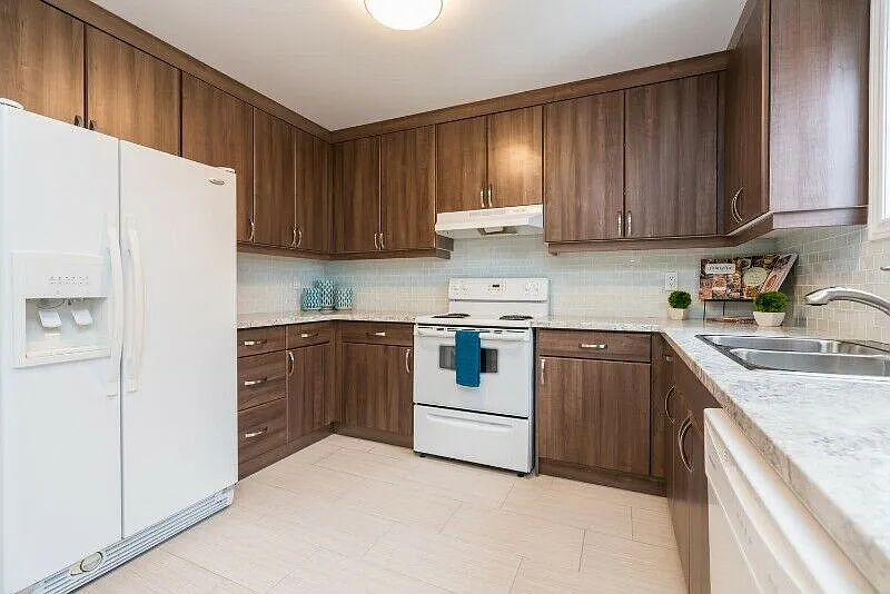 1855 Aldersbrook Road London — Photo 3