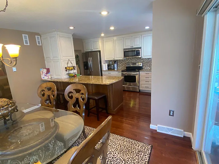9705 Pacific Ave — Photo 15