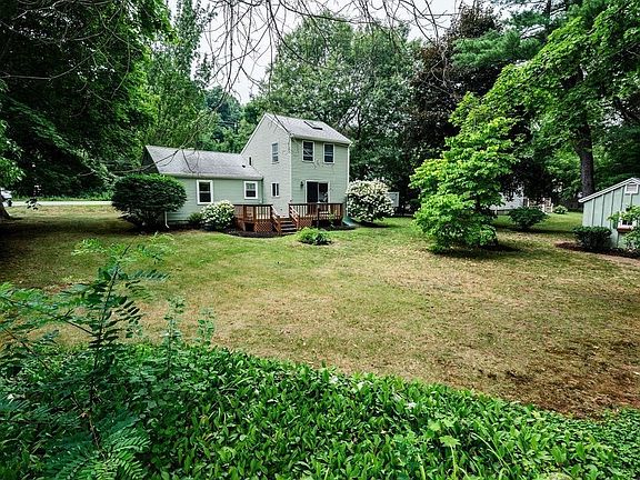 3rd image of 1083 Edgell Rd