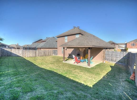 2nd image of 10813 Thorngrove Ct