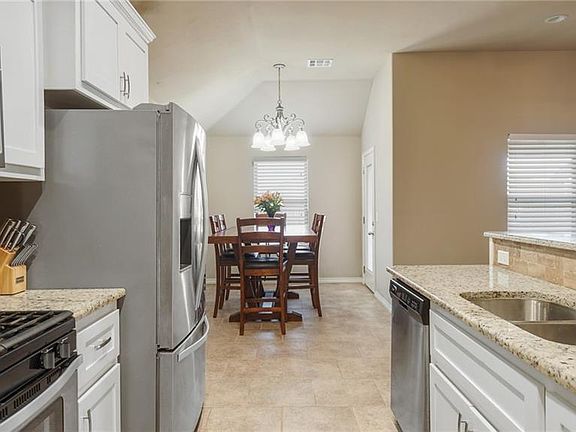 3rd image of 9429 NW 92nd St