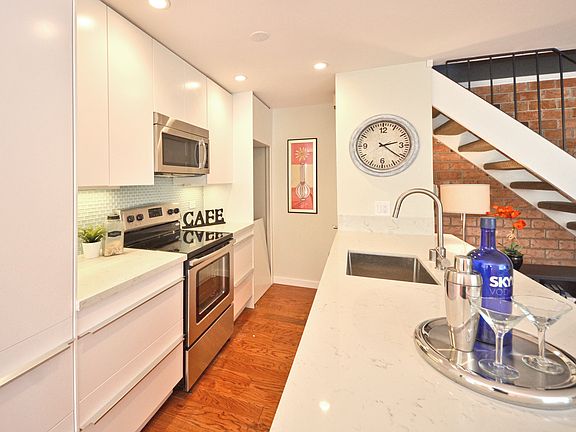 2nd image of 2317 Saidel Dr APT 3