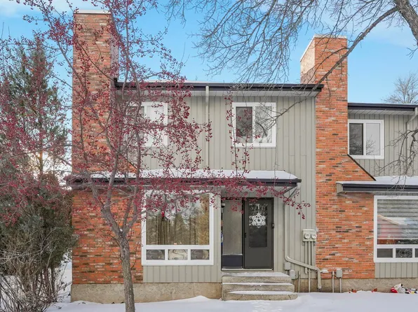 11811 32a Ave NW, Edmonton, AB T6J 5K8