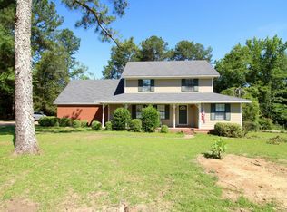 135 Lakeover Dr W, Columbus, MS 39702
