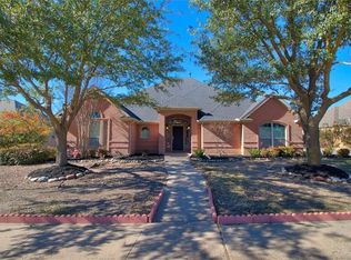 3021 Coventry Ln, Waxahachie, TX 75165