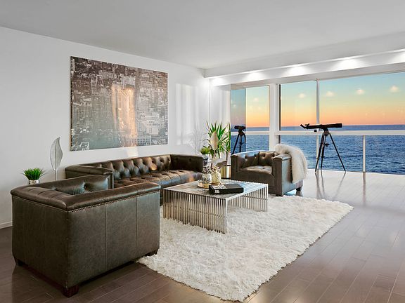 3rd image of 939 Coast Blvd Unit 8C