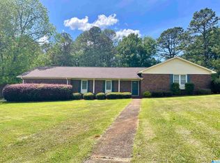 819 Taylor Cir, Sylacauga, AL 35150